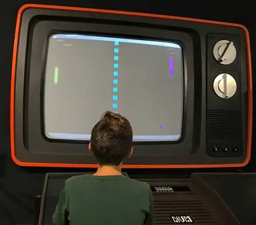 Огромный автомат Pong отдает дань уважения видеоигре, с которой все началось. Национальный музей видеоигр, Фриско, Техас.