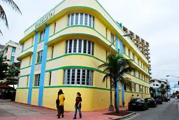 Эклектичный, уникальный бутик-отель Barbizon, построенный в 1937 году одним из ведущих архитекторов Майами в стиле ар-деко, Херни Хохаузером.