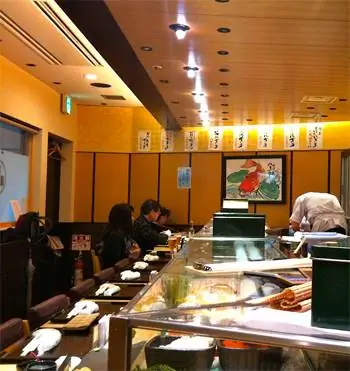 Midori Sushi в Токио.