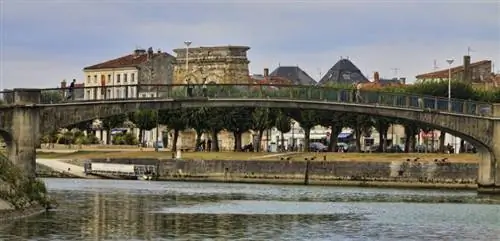 Река Шаранта для приятного путешествия на парусной барже La Gabare.