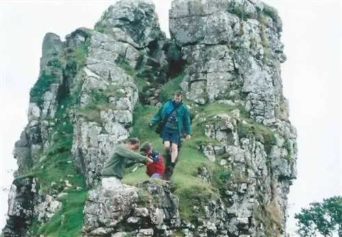 Катание по скалам на острове Скай, Шотландия.