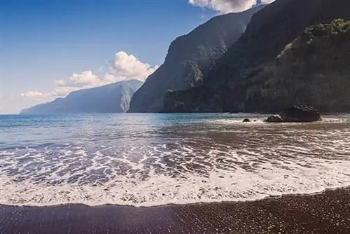 Пляж Порту-ду-Сейшал