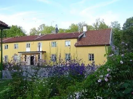 Кортъярд Дуфвелхом Херргард Инн