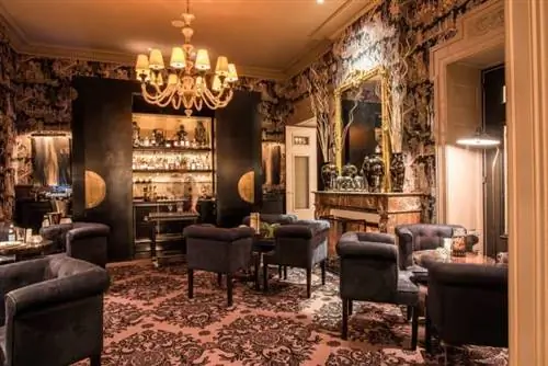 Ле Бар! Любой коктейль вкуснее, когда он сидит в красивом месте. Гранд Отель Дю Лак