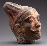 Голова воина, одного из известных терракотовых воинов Китая, в Инди.