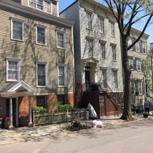 Каркасные дома из вагонки в Бруклин-Хайтс.