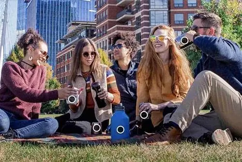 Экососуды из бутылок с водой