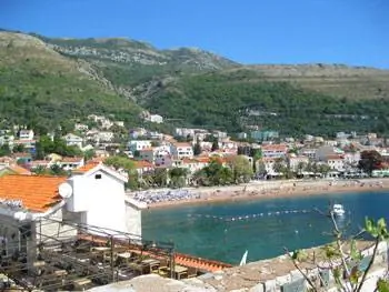 Галечный пляж