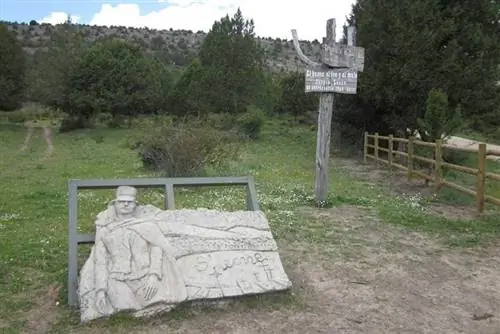 Кладбище Сэд-Хилл в Испании, место, где последняя драматическая перестрелка завершила знаменитый спагетти-вестерн Клинта Иствуда «Хороший, плохой, злой».