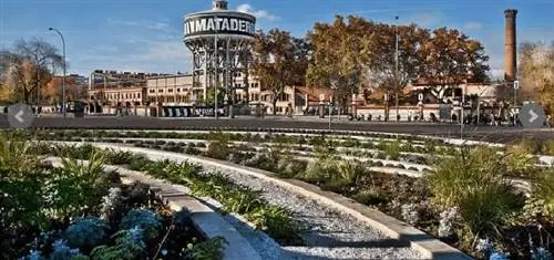 Старая мадридская скотобойня, состоящая из павильонов в стиле нео-мудехар, построенных в начале 20 века на берегу Мансанареса, сегодня представляет собой небольшой город, посвященный культуре. туризм Мадрид фото.