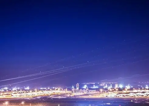 Международный аэропорт Гонконга ночью. Фотографии международного аэропорта Гонконга.