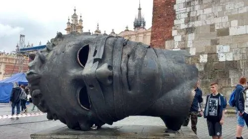 Скульптура Староместской площади в Кракове.