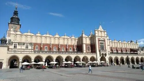 Суконные ряды в солнечном свете