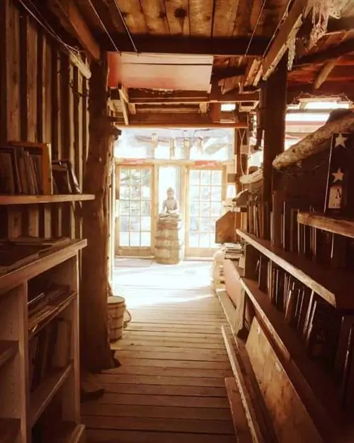 Бесплатные книги в Wired Cafe в Таосе