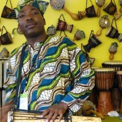 Говорящие барабаны из Нигерии.