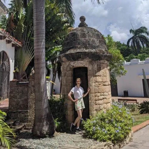 За Эль Бастионом и музеем Каса Бланка