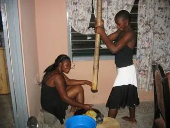 Приготовление фуфу в Гане