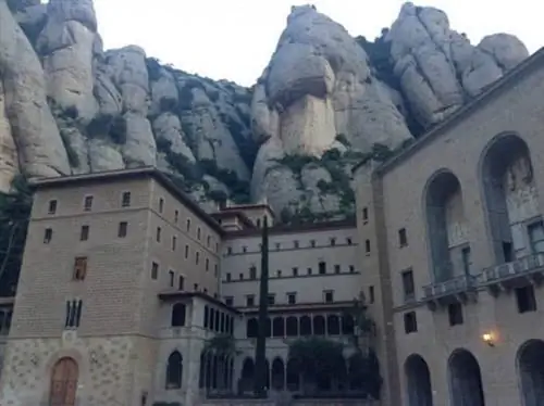 отель в скалах