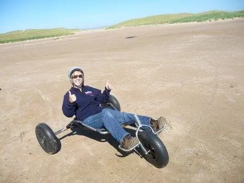 Синди на багги на островах Магдалины.