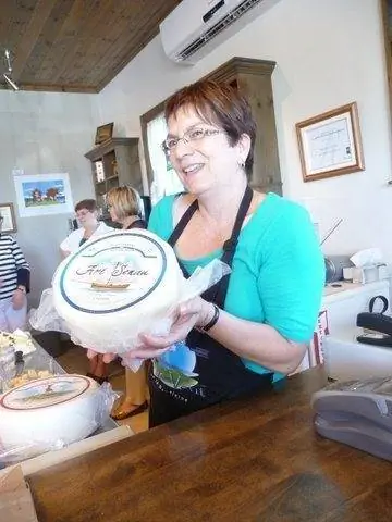 Магазин кустарного сыра в Fromagerie de Pued de Vent на островах Магдалины.