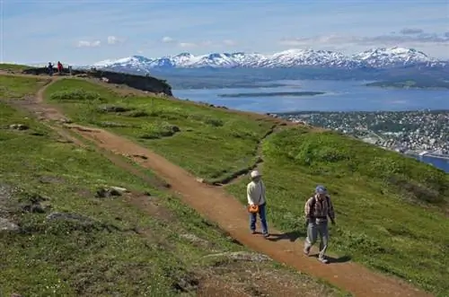 Тропа к вершине Фьелльхейзен.