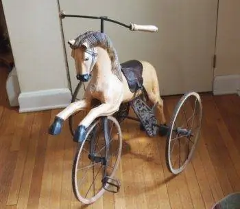 Сиреневая гостиница заполнена такими аккуратными предметами, как этот.