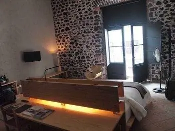 Гостиничный номер Хабита. Темно, но очень круто.