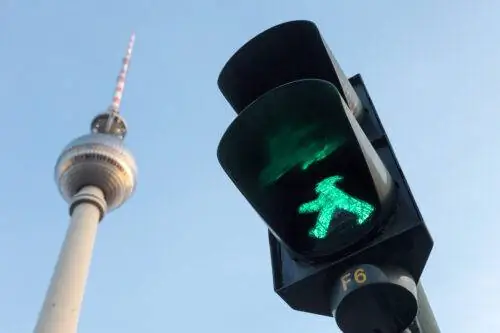 Светофор. &copy; visitBerlin, Фото: Пьер Адени