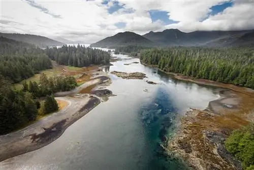 Река в Хайда-Гвайи