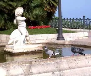 Фонтан в конце Rambla Nova