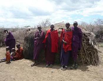 Женщины масаи в своей деревне
