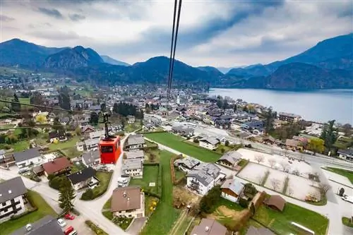 Канатная дорога Zwölferhorn Mountain в Зальцкаммергуте, Австрия.