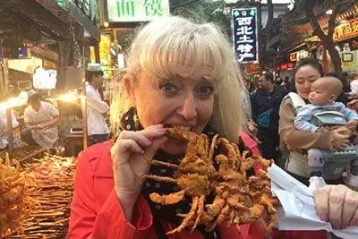 16 Вкуснейших жареных крабов на ночном рынке Северных ворот в Сиане.