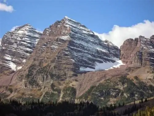 Maroon Bells с потрясающими видами недалеко от Аспена.