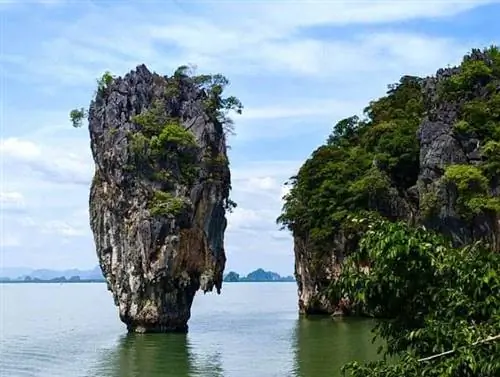 Каждый посетитель должен увидеть остров Джеймса Бонда хотя бы раз - фото Норин Компаник-j.webp