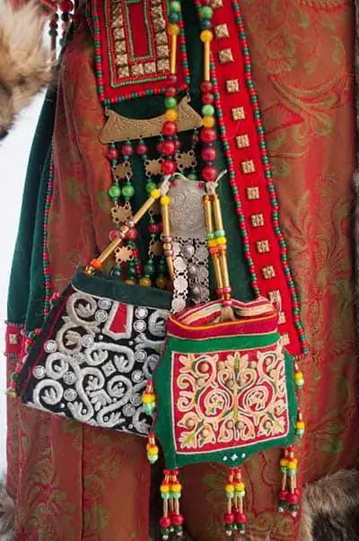 Якутяне любят узоры и цвета не только для красоты, но и для защиты от злых духов.