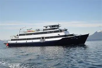 Круиз на маленьком корабле: внутренний проход Аляски