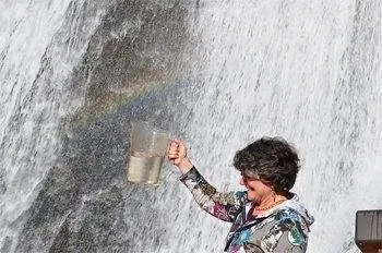 Достаточно близко, чтобы пить из водопада Фордс Террор