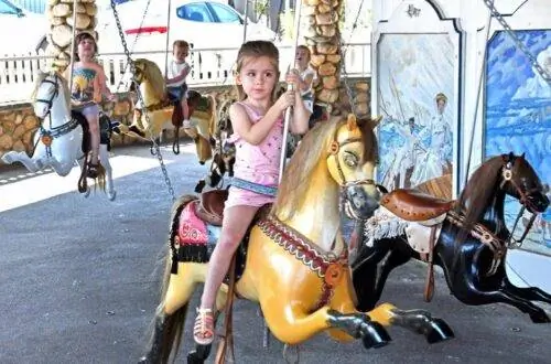 Смотреть Хилл Летающая лошадь