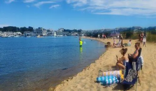 Посмотреть пляж Хилл-Коув