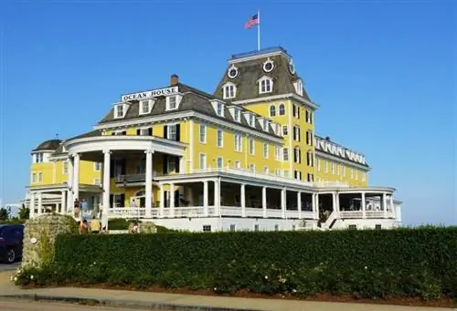 Дом у океана, Уотч-Хилл