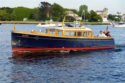 старинная лодка