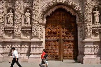 Этот бунт в камне завершился за несколько десятилетий до американской революции 1752 года.