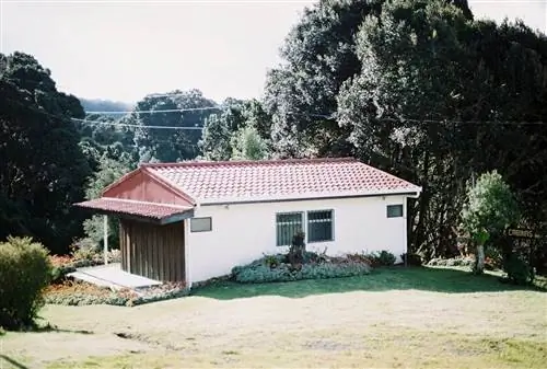 В дополнение к тому, что это ресторан, в Ла Джорджиана также есть домики, где посетители могут провести спокойную ночь в лесу.