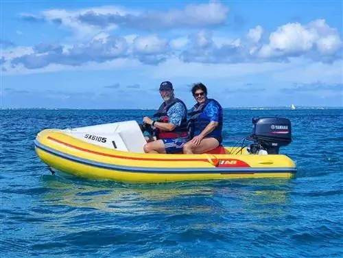 Св. Мартин Носорог Тур