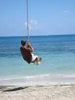 Качание на дереве в Провиденсии.