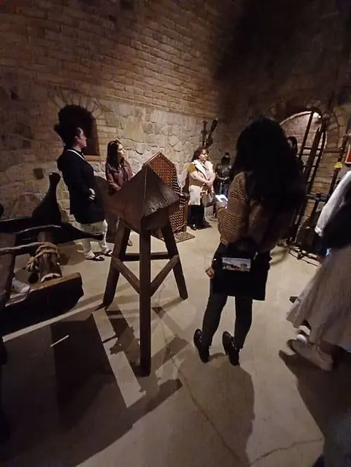 Камера пыток: Как получилось, что такое безобидное на вид устройство - простая деревянная призма - причиняло такую мучительную боль? Фото Адриана Тайсо