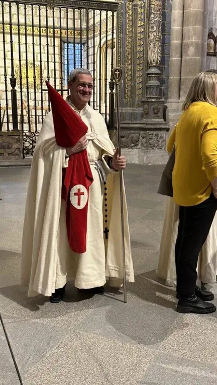 Мужчины, женщины и дети всех возрастов участвуют в шествиях, хорах и оркестрах Semana Santa.