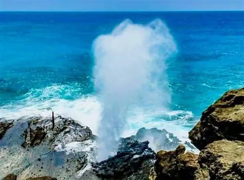 Halona Blowhole и бухта