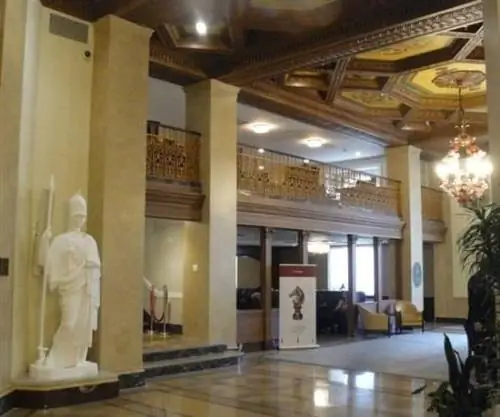 Вестибюль отеля Syracuse, ныне Marriott Syracuse Downtown.